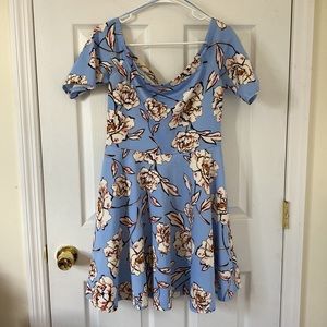 Nine Britton off the shoulder blue floral dress large